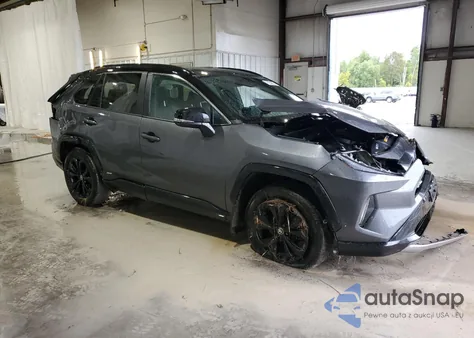 2024 Toyota Rav4 Xse z USA, uszkodzony, nr VIN 2T3E6RFV1RW065783